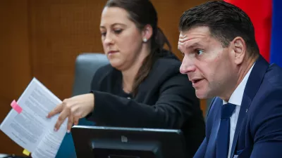 Ljubljana, DZ.Izredna seja DZ, na kateri so obravnavali predlog zakona o zacasnih ukrepih za ucinkovitejse izvajanje sistema dolgotrajne oskrbe.Predsednik DZ Zoran Stevanovic.