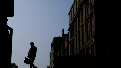 simbolična fotografija, poslovnež, osamljenost, Škotska, Glasgowfoto: Bojan Velikonja