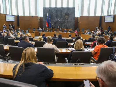 21.9.2026 - začetek redne seje DZ z glasovanjem o zahtevi skupine poslank in poslancev, Državni zbor redna sejaFoto: Luka Cjuha