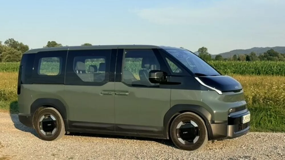 KiaPV5 Passanger