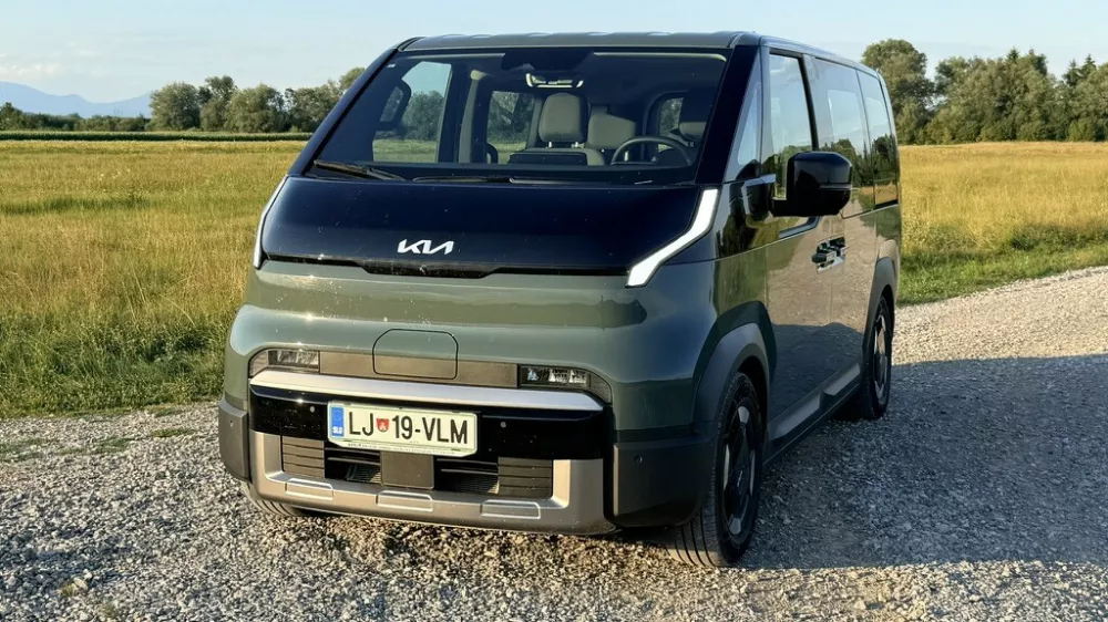 KiaPV5 Passanger
