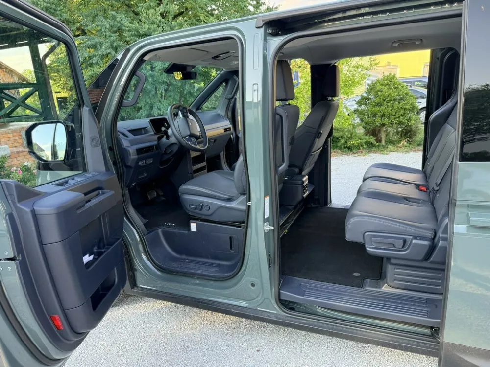 KiaPV5 Passanger