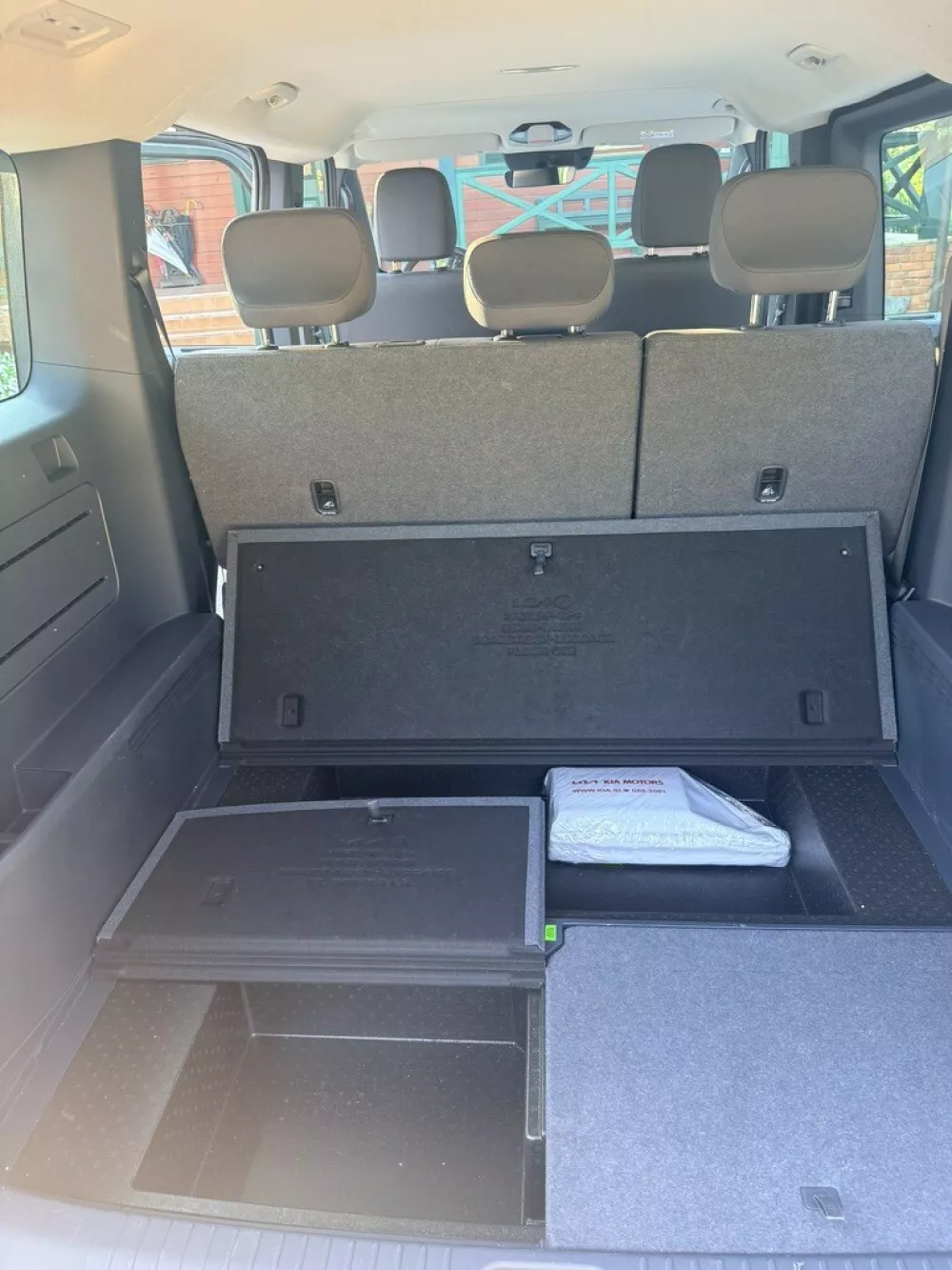 KiaPV5 Passanger