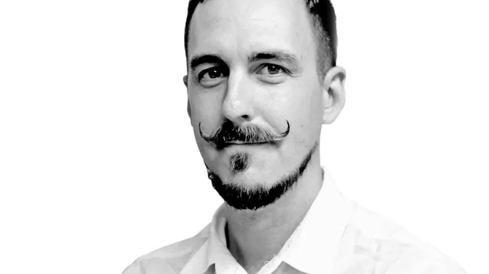 - 08.08.2019 - Aljaž Potocnik - novinar Dnevnik//FOTO: Luka Cjuha.------crno bela, za komentarjev tekoce in permanent !!!
