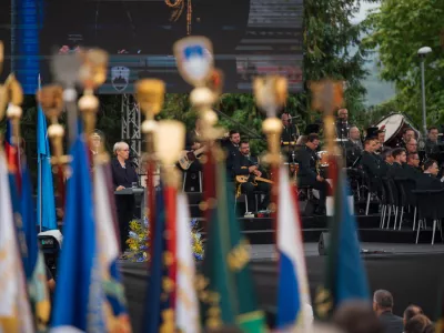 Ilirska Bistrica: osrednja prireditev ob državnem prazniku priključitve Primorske k matični domovini.Slavnostna govornica je predsednica republike Nata&scaron;a Pirc Musar.