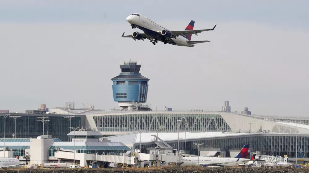 FILE PHOTO: An airplane takes off from New York's Laguardia Airport in the Queens borough of New York City, U.S., November 7, 2025. REUTERS/Ryan Murphy/File Photo