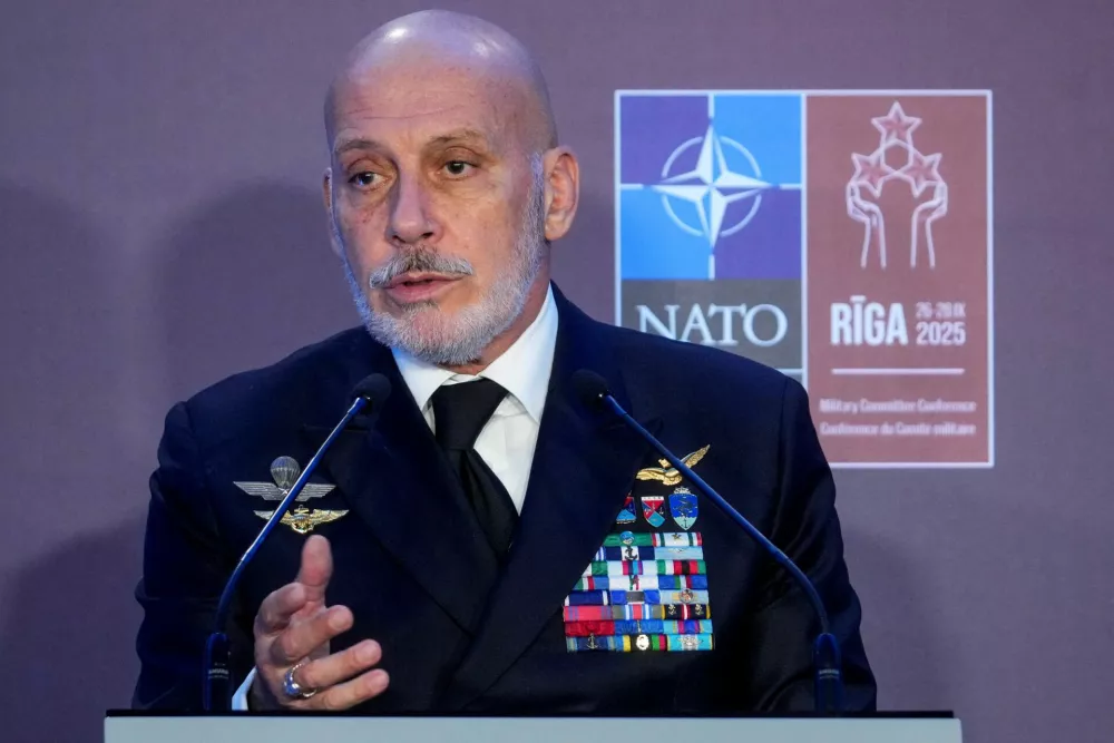 Chair of the NATO Military Committee Admiral Giuseppe Cavo Dragone attends a press conference in Riga, Latvia, September 27, 2025. REUTERS/Ints Kalnins