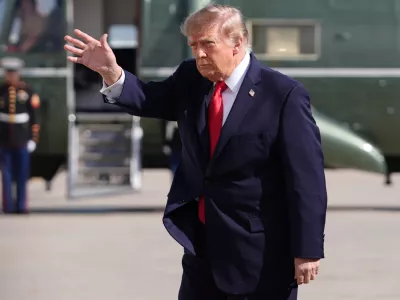 President Donald Trump arrives on Air Force One at John F. Kennedy International Airport, Monday, Sept. 21, 2026, in New York. (AP Photo/Julia Demaree Nikhinson)