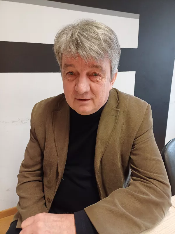 Zoisove &scaron;tipendije: enakopravnej&scaron;a obravnava mladih ali &scaron;e večji kaos?