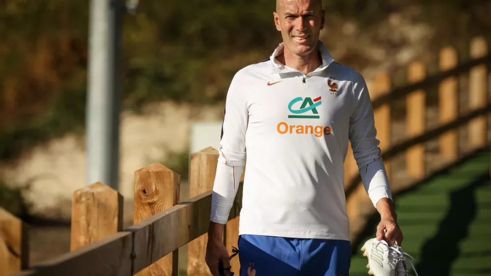 French national soccer team coach Zinedine Zidane arrives at the training session with the French national team at the national soccer team training center in Clairefontaine, west of Paris, France, Monday Sept. 21, 2026. (AP Photo/ Thomas Padilla
