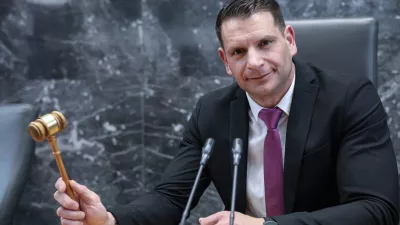 Novi predsednik DZ Zoran Stevanović, Resnica- 10.04.2026 - ustanovna seja novega sklica DZ, ki jo je sklicala predsednica republike Nataša Pirc Musar; seja se je začela z imenovanjem predsednika in podpredsednika mandatno-volilne komisije, sledila je prekinitev, pol ure po prekinitvi pa se je začela seja mandatno-volilne komisije DZ za pripravo druge točke dnevnega reda; v nadaljevanju seje DZ so potrjevali mandate poslancem in volili predsednika DZ//FOTO: Jaka Gasar