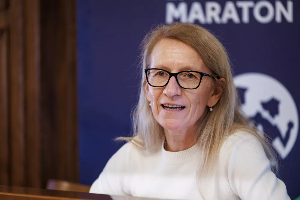 Ljubljana, Mestna hisa.Novinarska konferenca pred ljubljanskim maratonom.Vodja projekta NLB 30. Ljubljanskega maratona Barbara Zeleznik. / Foto: Tine Erzen/sta