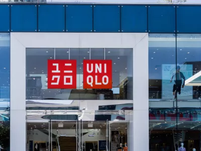 Leta 1984 je Tada&scaron;i Janai začel voditi &scaron;e svoje podjetje: v&nbsp;stranskih ulicah Hiro&scaron;ime je odprl prvo trgovino Unique Clothing Warehouse. Namesto konfekcijskih mo&scaron;kih oblek, ki so jih prodajali v očetovi trgovini, je hiro&scaron;imska poslovalnica ponujala cenovno dostopna vsakdanja oblačila za vse. / Foto: Getty Images