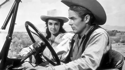 James Dean and Elizabeth Taylor in "Giant"1955 Warner / MPTVPhoto by Floyd McCarty,Image: 18874571, License: Rights-managed, Restrictions:, Model Release: no / Foto: Floyd Mccarty Via Profimedia