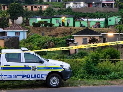 Sreljanje v Durbanu v JAR, 11 mrtvihPolicija, Južna Afrika, South Africa police