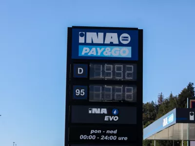 - Energetska kriza, cene goriv, cena dizelskega goriva prvič čez 2 eura.- Cena dizla 1,992 EUR- 22.09.2026. - Bencinska črpalka INA na Trža&scaron;ki cesti, Kozarje//FOTO: Bojan Velikonja