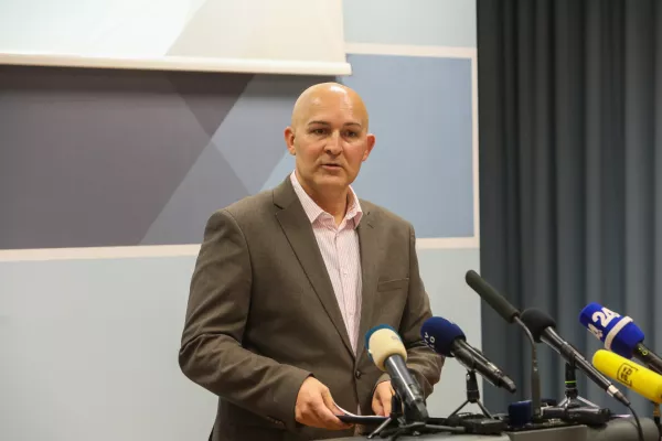 - Borut Rončević, minister za izobraževanje znanost in mladino,- 08.09.2026. - Predstavitev rezultatov mednarodne raziskave PISA 2025, ki kaže dosežke 15 letnikov na področju bralne, matematične in naravoslovne pismenosti.