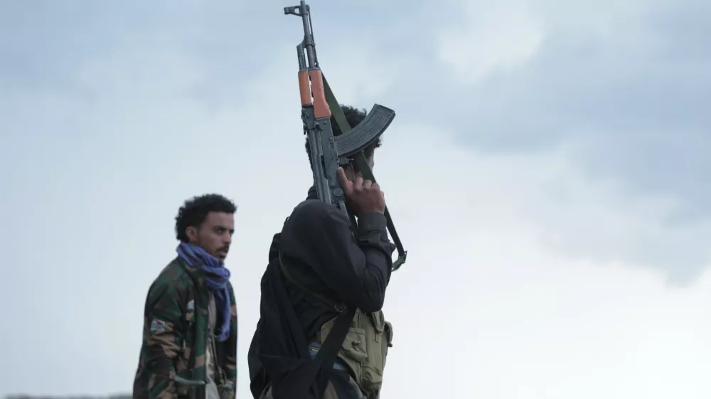 TAIZ, YEMEN - SEPTEMBER 22: Yemeni government forces conduct search and clearance operations after announcing that they regained control of the strategic Mount Qarfan from Houthi forces in the Ash Shamaytayn district of Taiz province, Yemen, on September 22, 2026. Marwan Abdullah Yahya Saeed Al-shabi / AnadoluNo Use USA No use UK No use Canada No use France No use Japan No use Italy No use Australia No use Spain No use Belgium No use Korea No use South Africa No use Hong Kong No use New Zealand No use Turkey