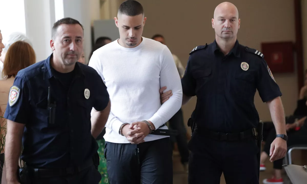 Umor na Reki: notranji glas mu je govoril, naj naredi »nekaj, česar si ne želi«