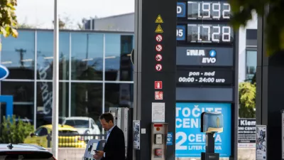 - Energetska kriza, cene goriv, cena dizelskega goriva prvič čez 2 eura.- Cena dizla 1,992 EUR- 22.09.2026. - Bencinska črpalka INA na Tržaški cesti, Kozarje//FOTO: Bojan Velikonja