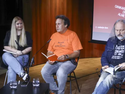 29.9.2026 -Literarno-umetni&scaron;ko dru&scaron;tvo Literatura vljudno vabi na slavnostni dogodek ob tridesetletnici knjižne zbirke Pri&scaron;lekiFoto Luka Cjuha / Foto: Luka Cjuha