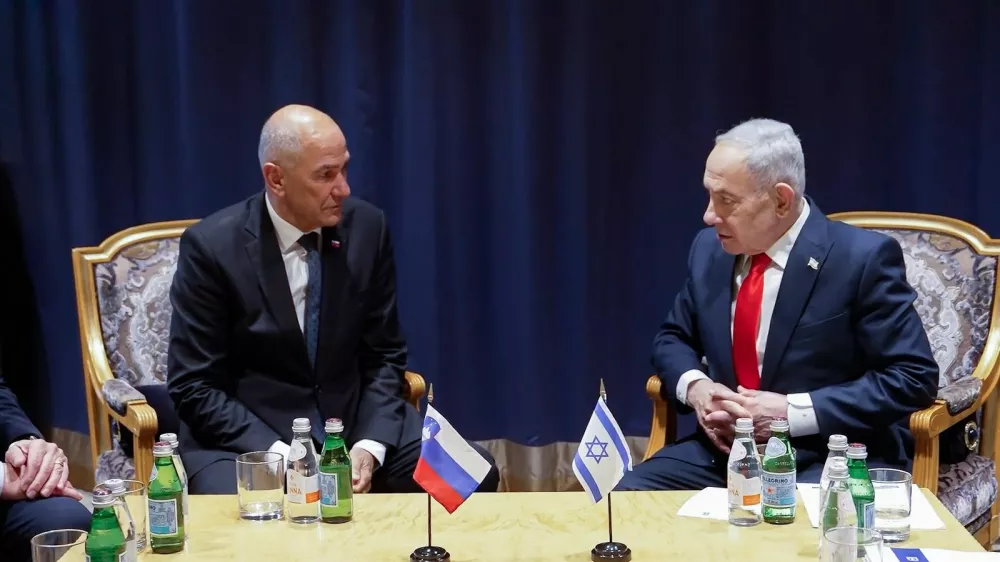 ZDA, New York.Predsednik vlade Janez Jansa se je ob robu 81. zasedanja Generalne skupscine Zdruzenih Narodov sestal z izraelskim premierom Benjaminom Netanjahujem.Predsednik vlade Janez Jansa in izraelski premier Benjamin Netanjahu.