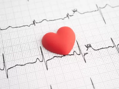 Electrocardiogram ECG heart wave, heart attack, cardiogram report. / Foto: Kanruthai Khamthet Getty Images