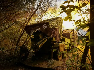 An artilleryman of the 147th Separate Artillery Brigade of the 7th Rapid Reaction Corps of the Air Assault Forces of the Ukrainian Armed Forces fires a CAESAR self-propelled howitzer towards Russian troops at a position on the front line, amid Russia's attack on Ukraine, in Donetsk region, Ukraine September 24, 2026. REUTERS/Anatolii Stepanov