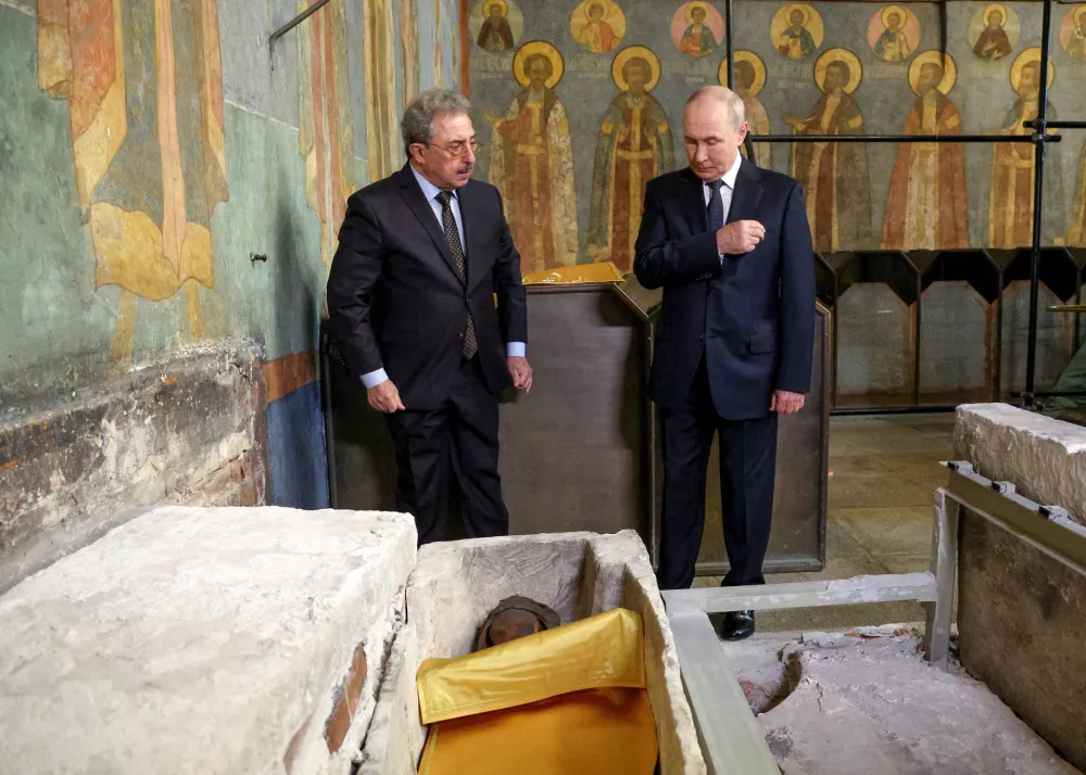 FILE PHOTO: Russian President Vladimir Putin stands by the relics of the Holy Grand Prince Dmitry Donskoy, which were discovered in the course of restoration works, at the Archangel Cathedral of the Kremlin in Moscow, Russia August 20, 2026. Sputnik/Vyacheslav Prokofyev/Pool via REUTERS ATTENTION EDITORS - THIS IMAGE WAS PROVIDED BY A THIRD PARTY./File Photo