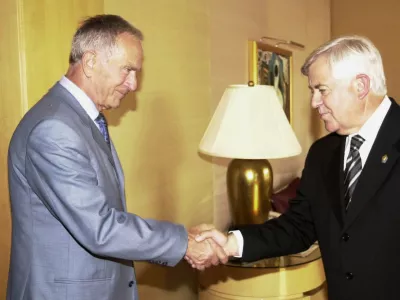 Milan Panić in slovenski predsednik Milan Kučan leta 2000 v OZN.