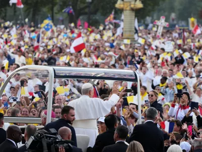 Pope Leo XIV arrives to celebrate mass at Place de la Concorde, Paris, Saturday, Sept. 26, 2026. (AP Photo/Gregorio Borgia)