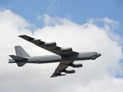 Letala B-52 ameri&scaron;ka vojska &scaron;e vedno uporablja, le da so bila tisti čas običajno povsem srebrne, svetleče obarvani. / Foto: Istock