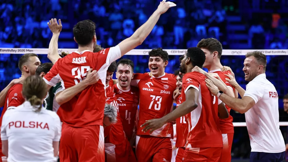 Volleyball - European Men's Volleyball Championship 2026 - Final - France v Poland - Unipol Forum, Milan, Italy - September 26, 2026 Poland players celebrate winning the Men's Volleyball Championship REUTERS/Stoyan Nenov