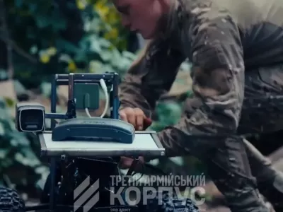 Po navedbah ukrajinske vojske so ti roboti odvrženi za sovražnikove črte. / Foto: Ukrajinska Vojska