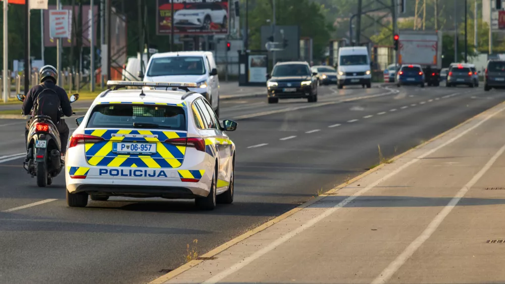 Policisti se včasih ne ustavijo samo pri vozniku &hellip; Slika je ilustrativna. / Foto: iStock