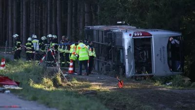 Posledice nesreče, ki se je zgodila na poti iz Milana proti Muenchnu.
