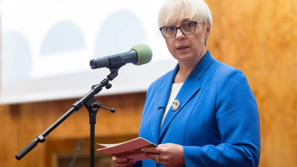 Ljubljana, Univerza v Ljubljani.Mednarodna znanstvena konferenca z naslovom Vkljucujoca dolgoziva druzba: dostojanstvo v staranju.Predsednica republike Natasa Pirc Musar.