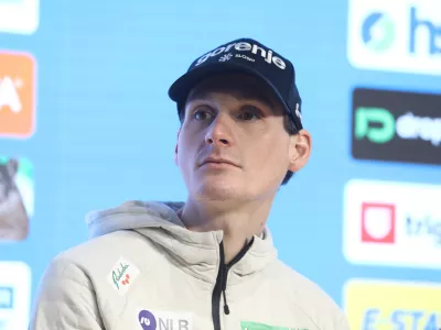 Domen Prevc24.3.2026 - novinarska konferenca mo&scaron;ke in ženske reprezentance Slovenije pred bližnjim finalom svetovnega pokala v smučarskih poletih v Planici.Foto: Luka Cjuha