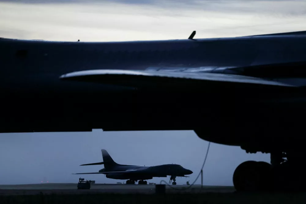 B-1B Lancer bomber at the RAF Fairford airbase, after police declared a major incident at the base after several men were arrested on suspicion of offences under the Explosives Act, in Fairford, Gloucestershire, Britain, September 28, 2026. REUTERS/Toby Shepheard