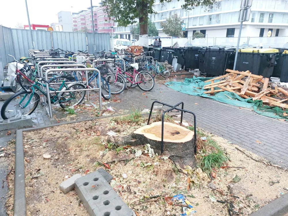 Potniki sredi največjega ljubljanskega gradbi&scaron;ča