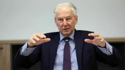 Kračun o proračunu: Več za orožje, v zdravstveni blagajni velika luknja
