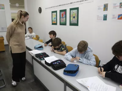 Ministrstvo spisalo nov pravilnik, pomoč pa &scaron;e po starem