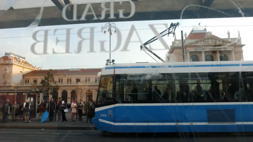 Hrva&scaron;ka - Zagreb - glavni kolodvor &ndash; tramvaj - ,//FOTO: Jaka AdamičOPOMBA: ZA OBJAVO V ČASOPISU DNEVNIK
