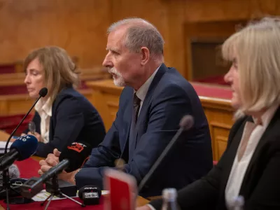 Ljubljana, Univerza v Ljubljani.Novinarska konferenca Univerze v Ljubljani pred zacetkom studijskega leta, na kateri so med drugim predstavili kljucne novosti, razvojne projekte in strateske usmeritve univerze ter podatke o vpisu.Rektor ljubljanske univerze Gregor Majdic.
