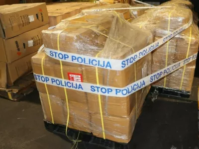 Zaseg droge kratom v Luki Koper. Foto: Furs