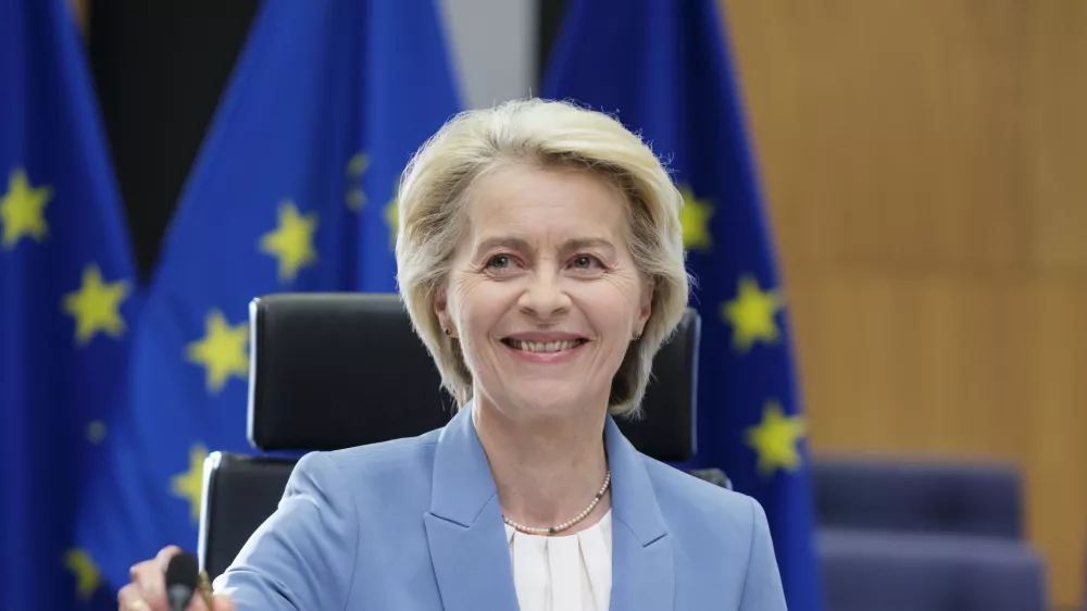 Belgija, Bruselj.Predsednica Evropske komisije Ursula von der Leyen poziva svoje kolege k zacetku tedenskega srecanja komisije v Bruslju.