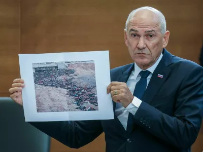 Ljubljana, DZ.Zadnji dan redne seje DZ, na kateri je na poslanska vprasanja odgovarjal predsednik vlade Janez Jansa.Predsednik vlade Janez Jan&scaron;aFotografija Gaza - Sudanmanipulacija