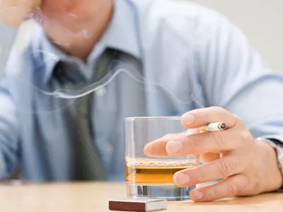 Alkohol in cigarete. zasvojenost.