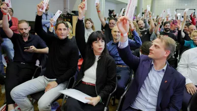 FILE PHOTO: Die Linke (the Left) party's delegates vote as they attend an extraordinary state party conference on their roadmap for exploratory talks following state elections in Berlin, Germany, September 25, 2026. REUTERS/Fabrizio Bensch/File Photo