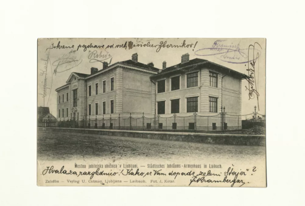 Od prisilnih delavnic, ubožnice do centra za brezdomne